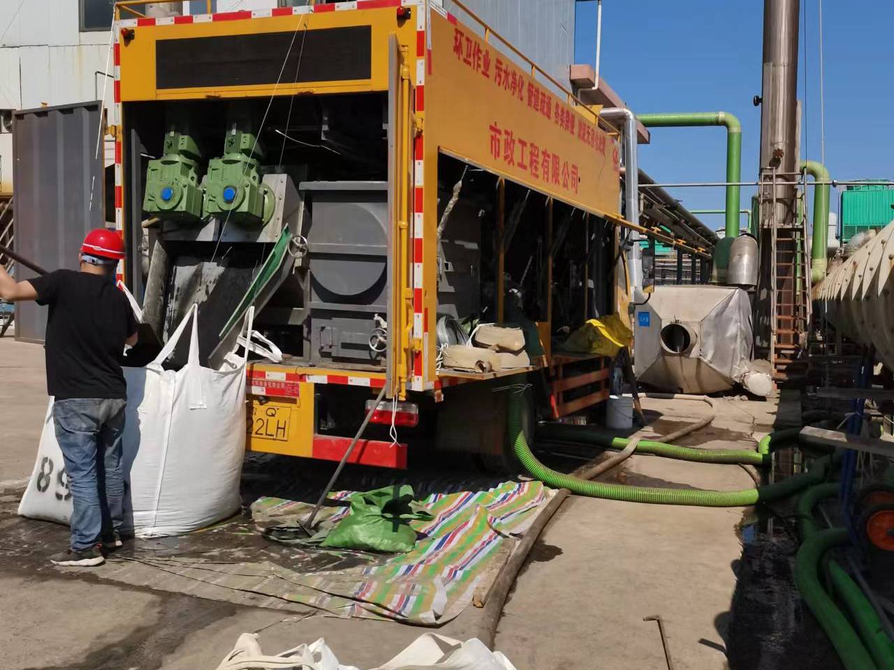 道外淤泥压干处理